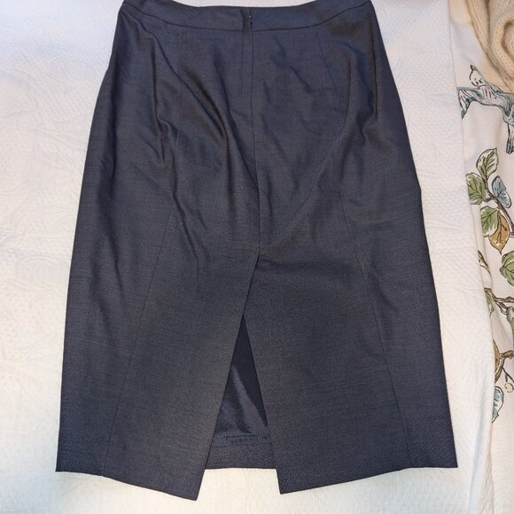 RW&CO Womens Dark Navy Lightweight Wool Blend Suit with Jacket and Skirt, Size 2 - Picture 5 of 5